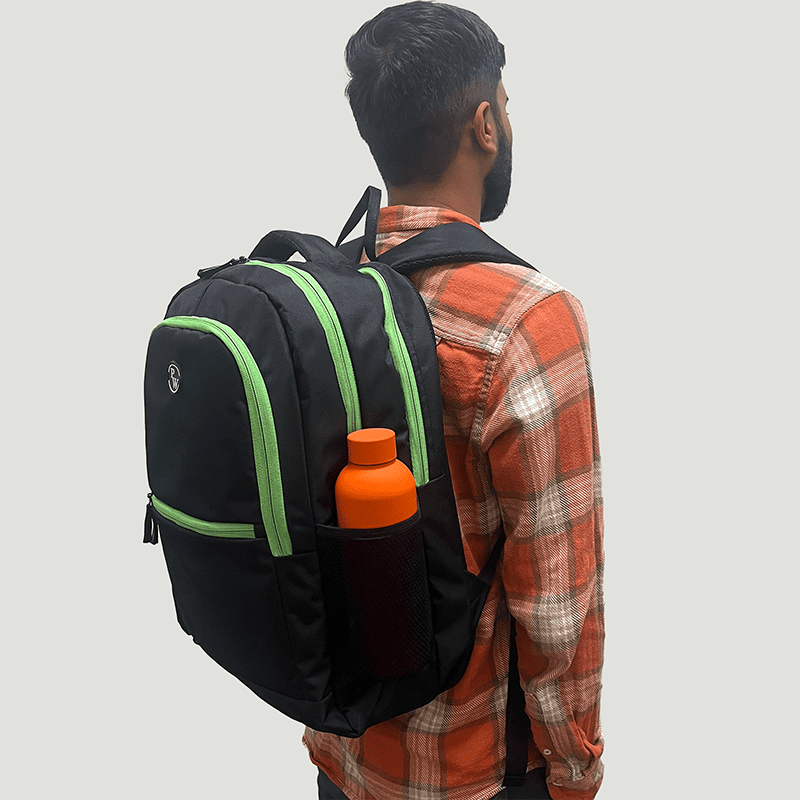 Black Highlighted Zipper Black Bag | Chlorophyll Green