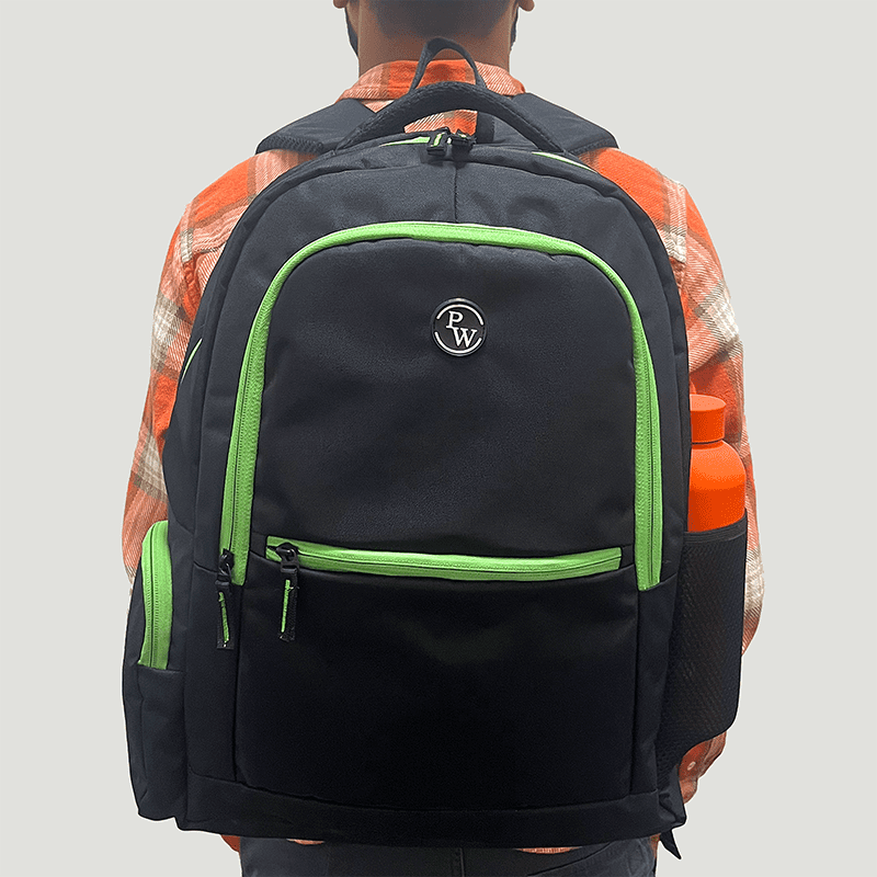 Black Highlighted Zipper Black Bag | Chlorophyll Green